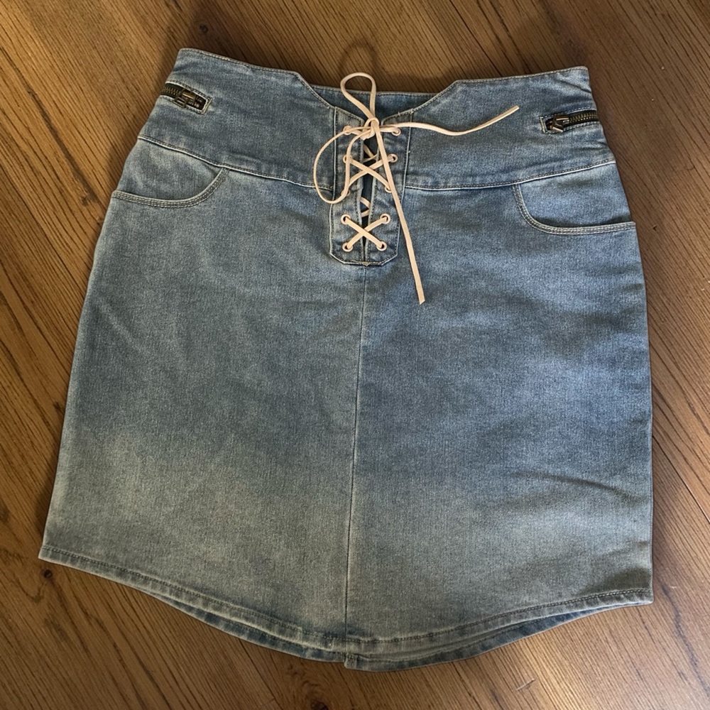 Cute VENUS Light Denim Blue Lace-Up Skirt Size 8 Vintage Style Y2K EUC
